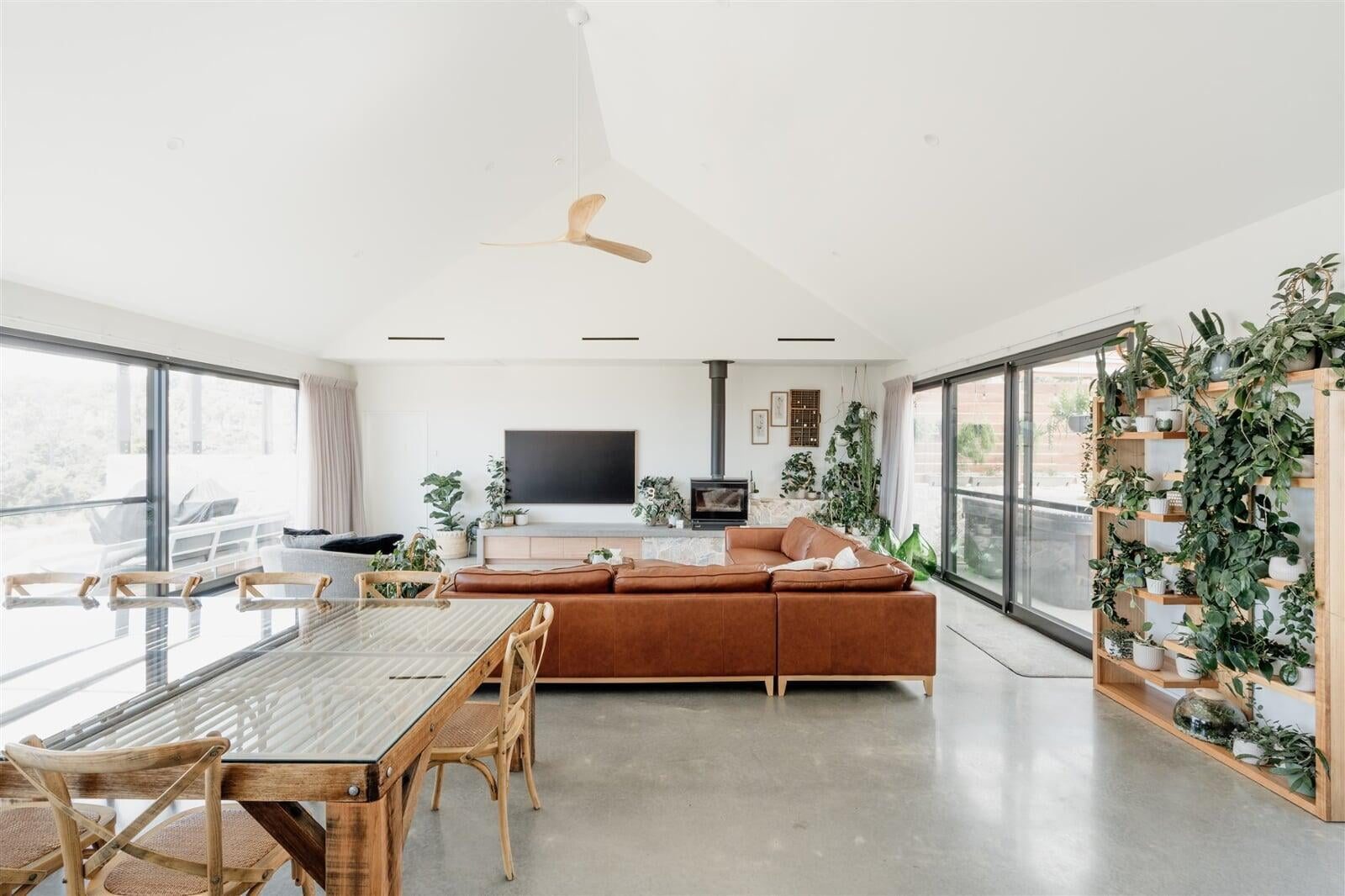 Riverview Barn — showcase 6